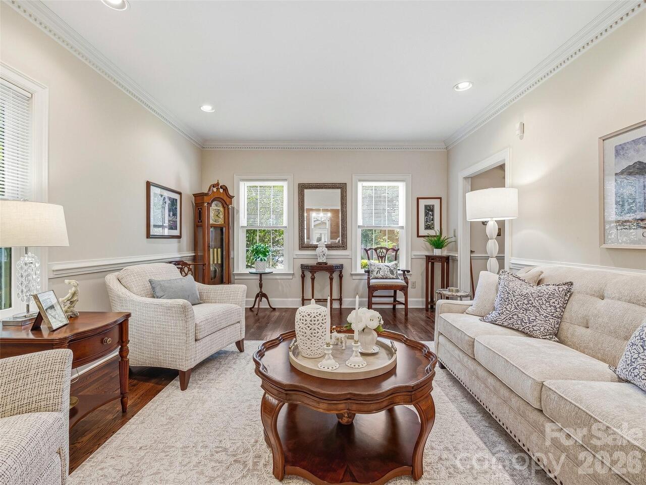 Listing Photo 8