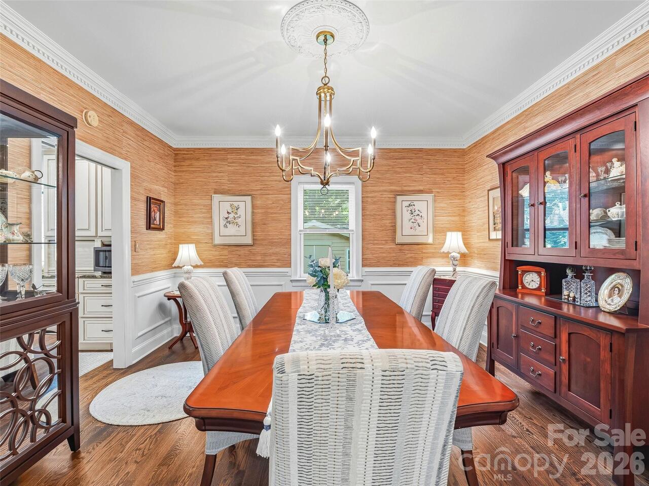 Listing Photo 10