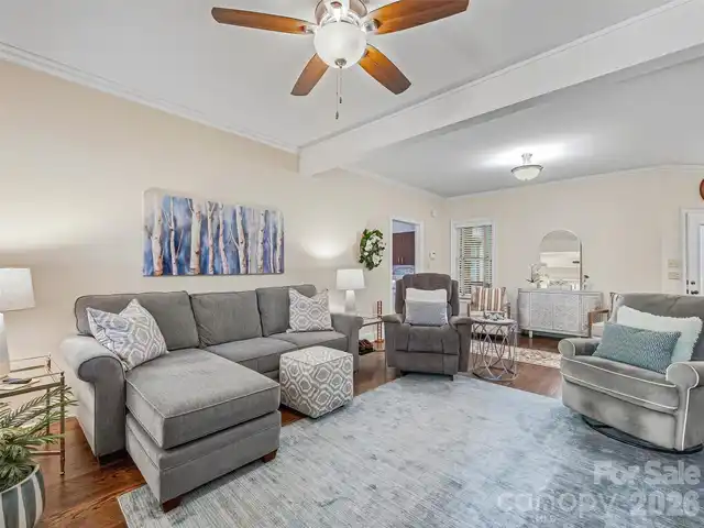 Listing Photo 16