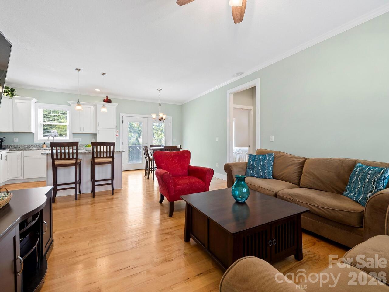 Listing Photo 6