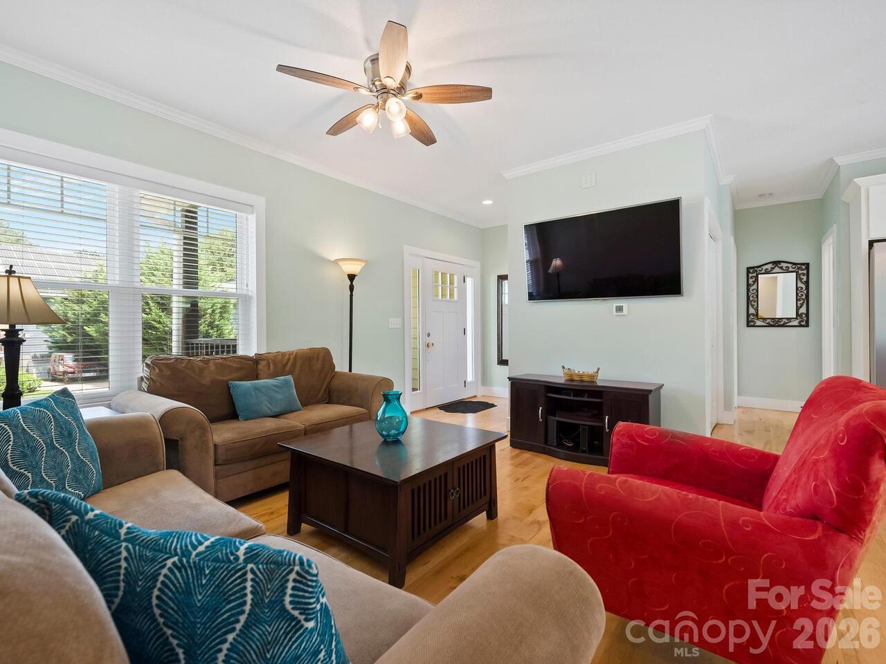Listing Photo 10