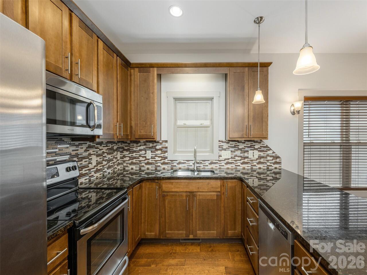 Listing Photo 9