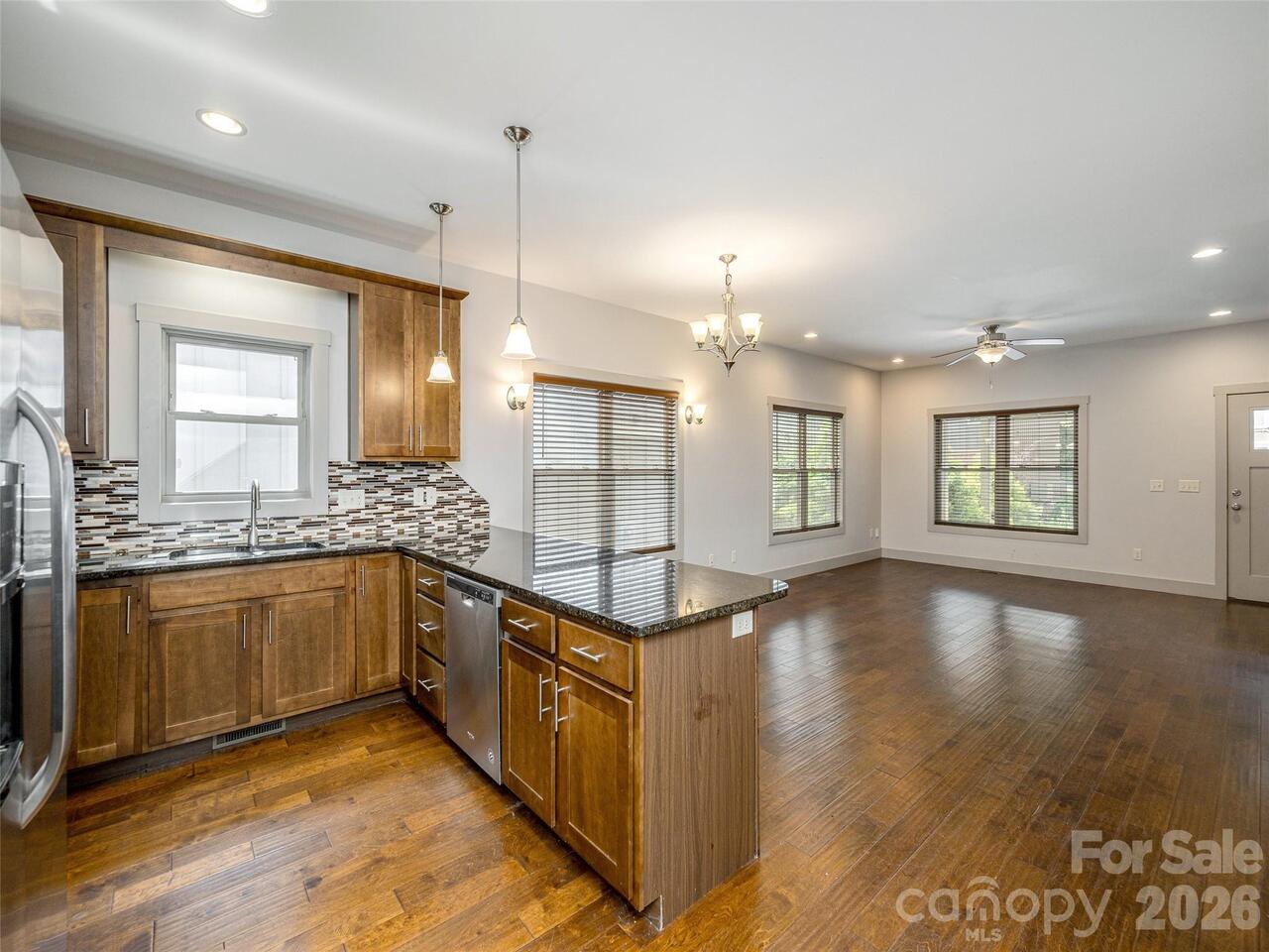 Listing Photo 10