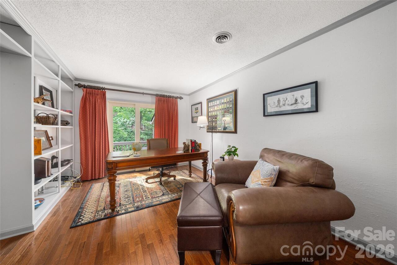 Listing Photo 16