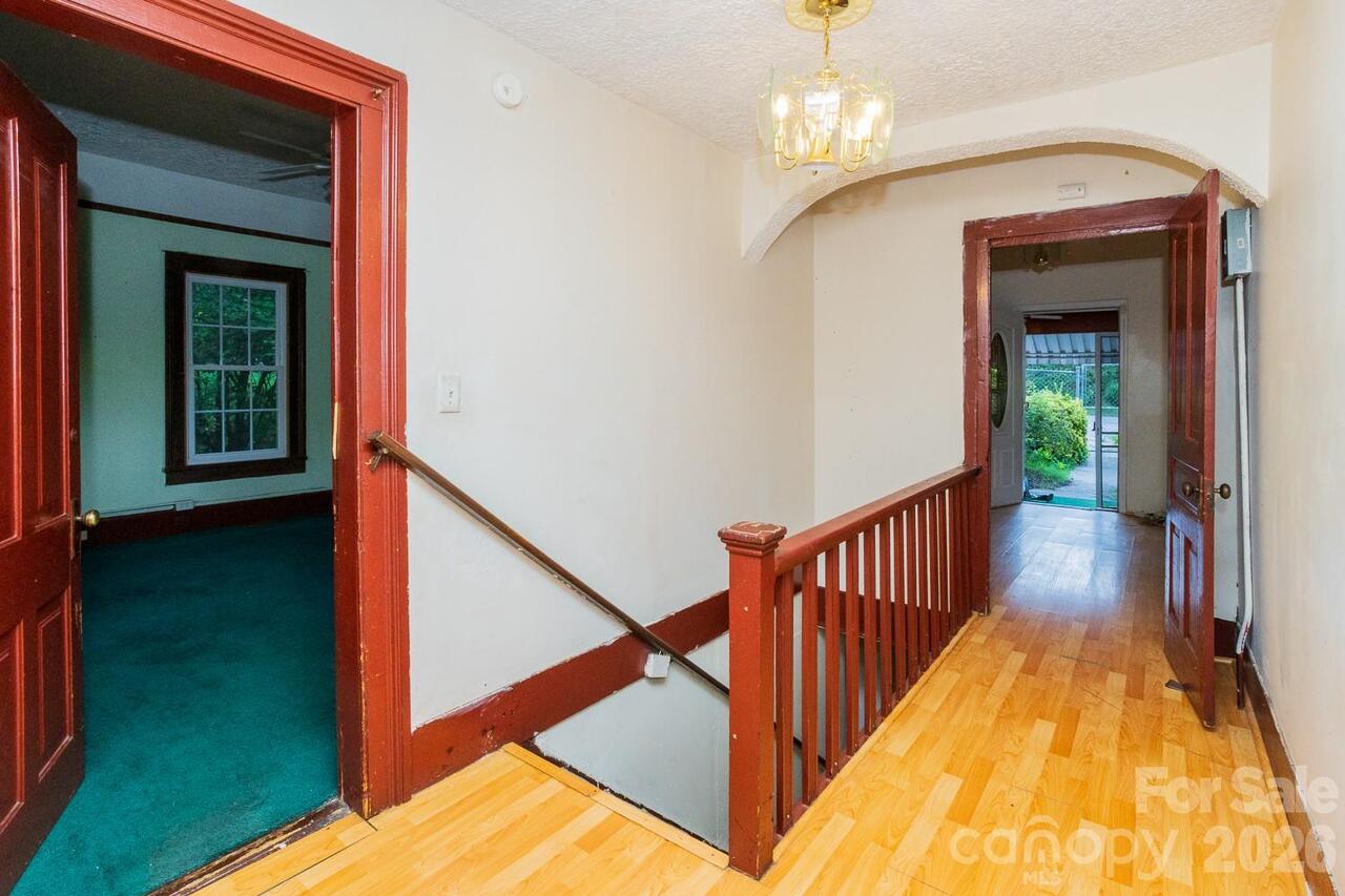 Listing Photo 8