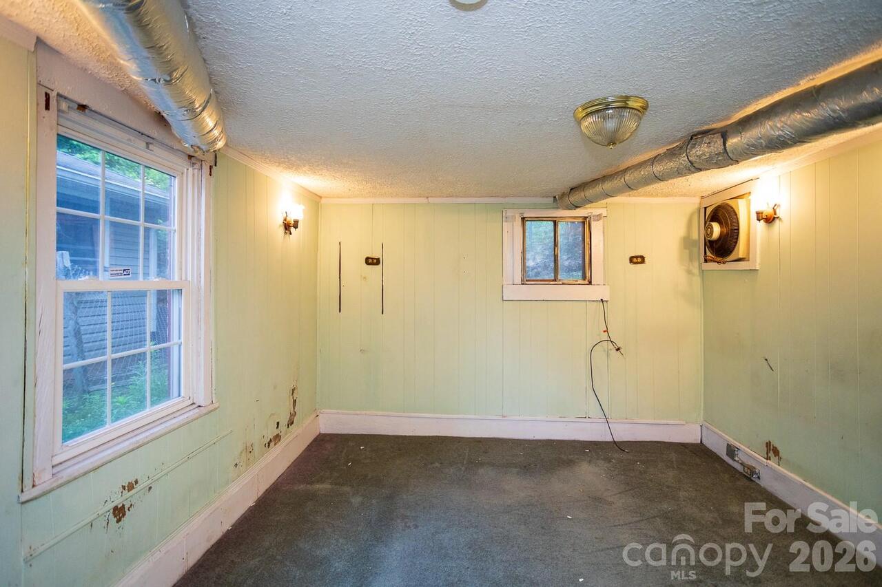 Listing Photo 28