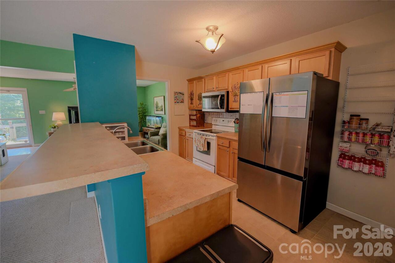 Listing Photo 14