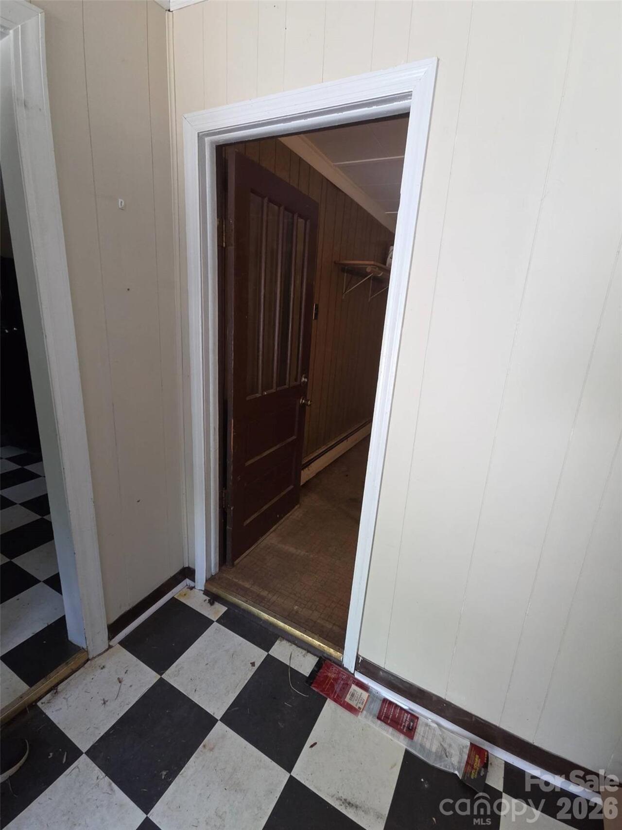 Listing Photo 11