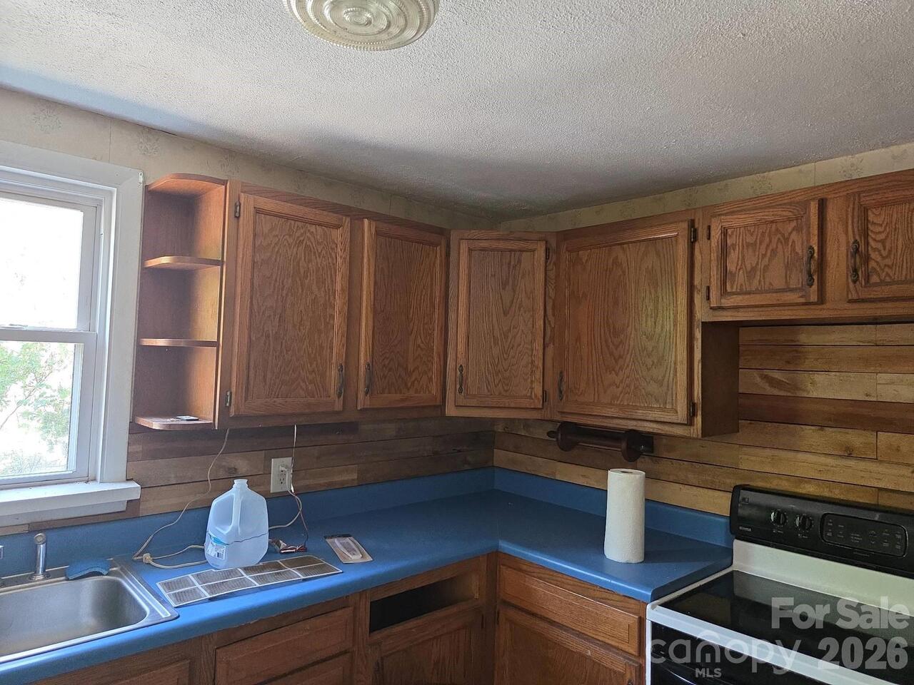 Listing Photo 12