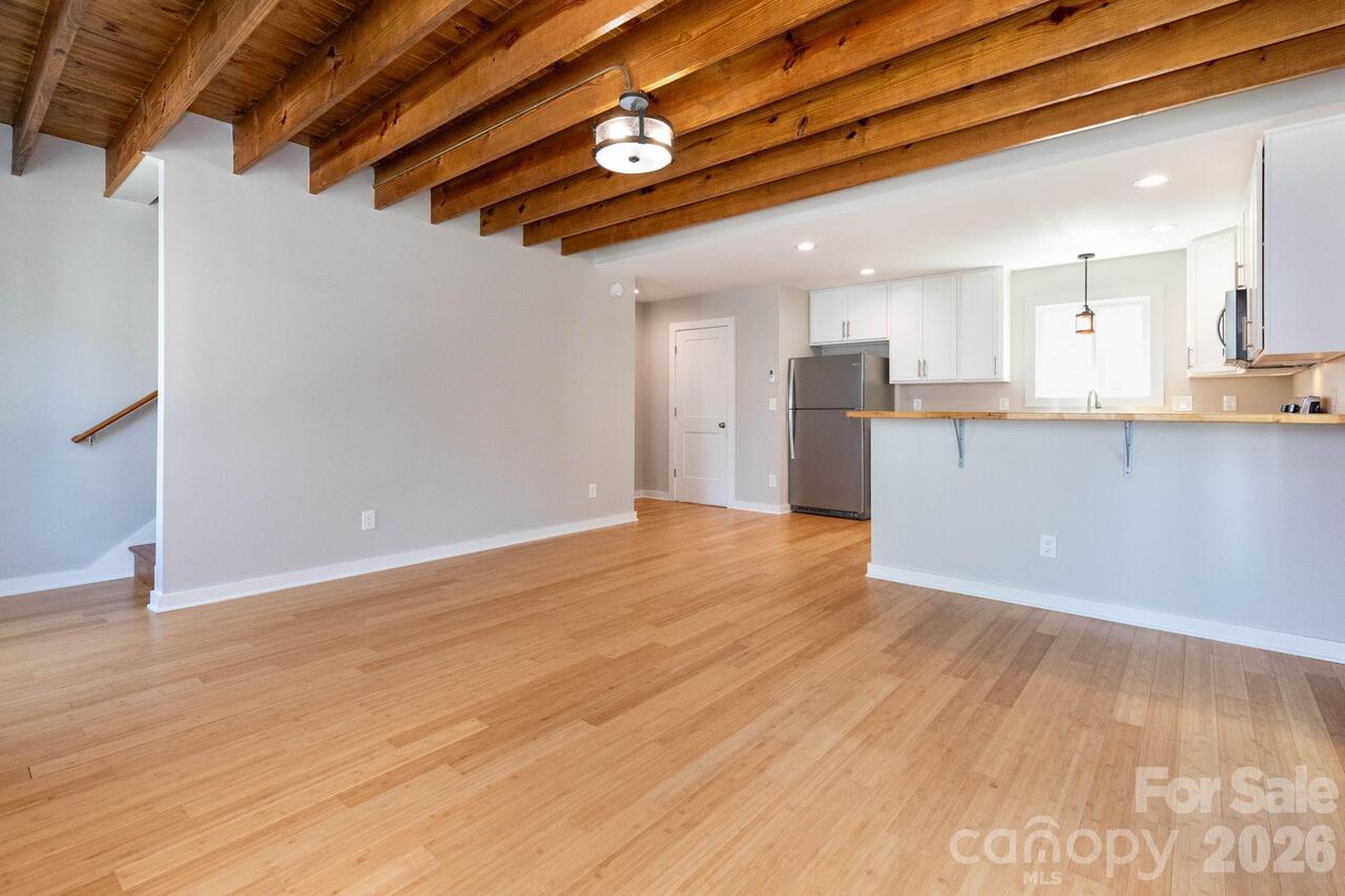 Listing Photo 6