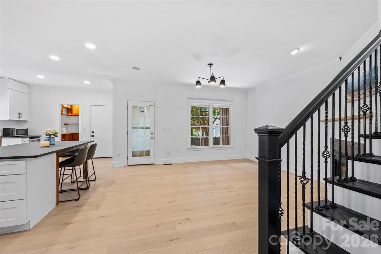 Listing Photo 10