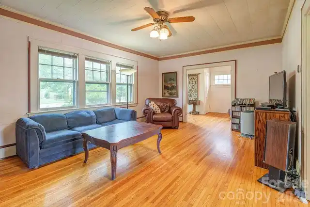 Listing Photo 5