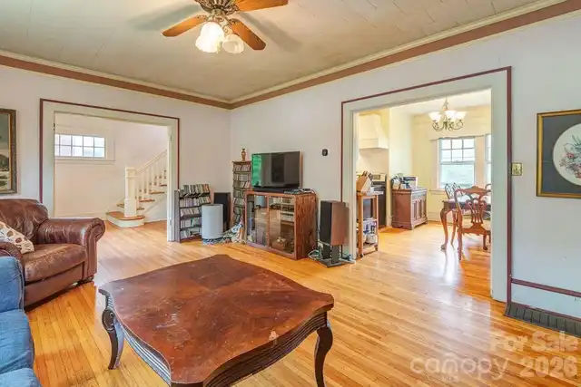 Listing Photo 6