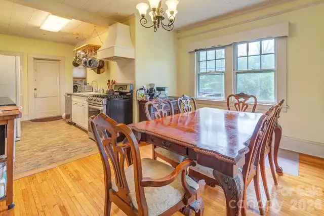 Listing Photo 8