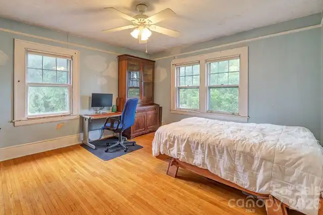 Listing Photo 17
