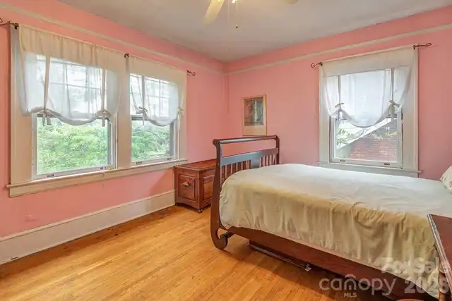Listing Photo 18