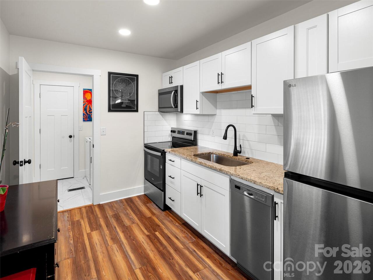 Listing Photo 8