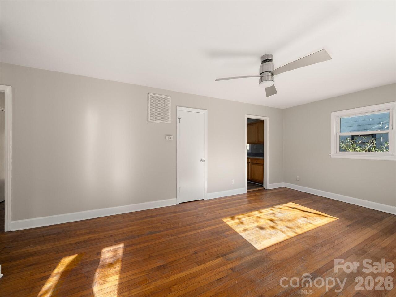 Listing Photo 7