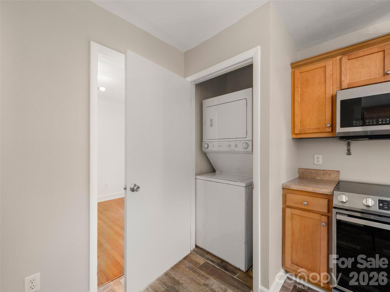 Listing Photo 11