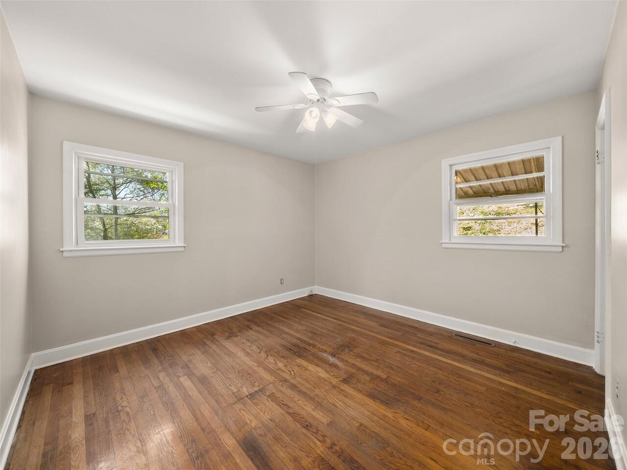 Listing Photo 14