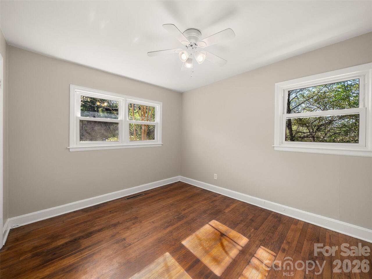 Listing Photo 16