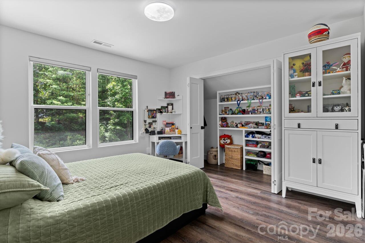 Listing Photo 25