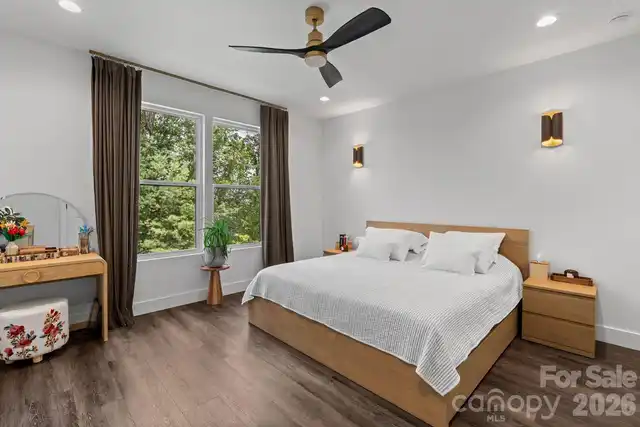 Listing Photo 17