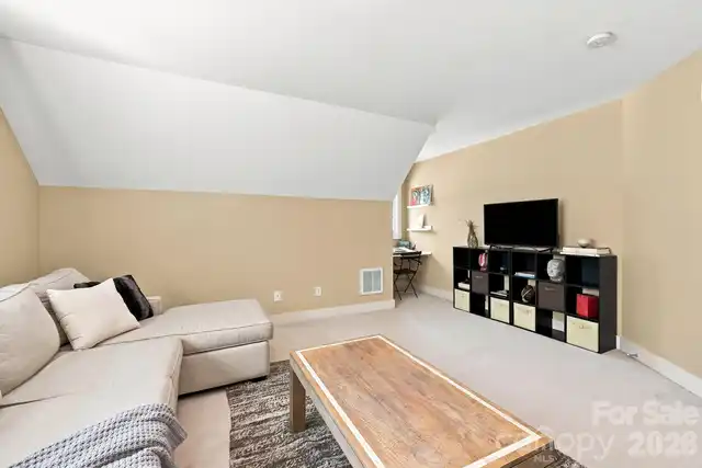 Listing Photo 34