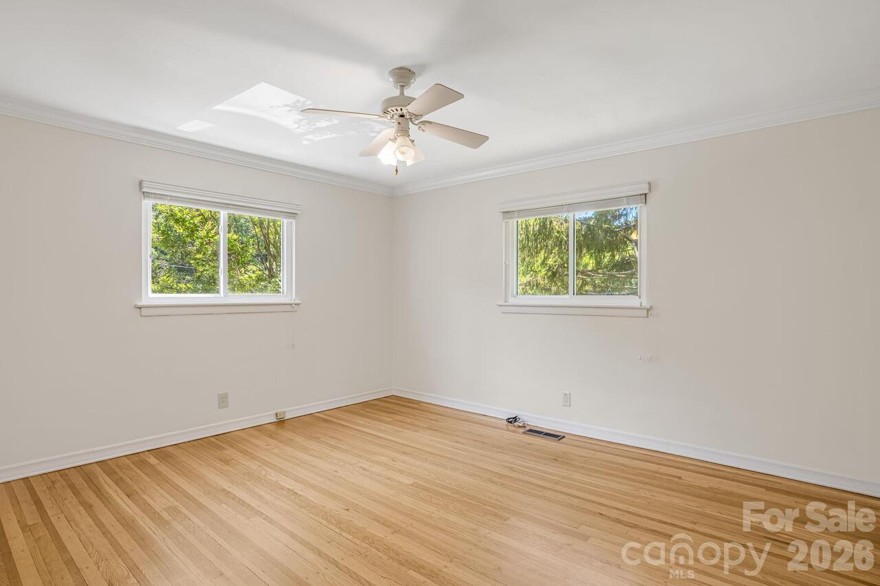 Listing Photo 16