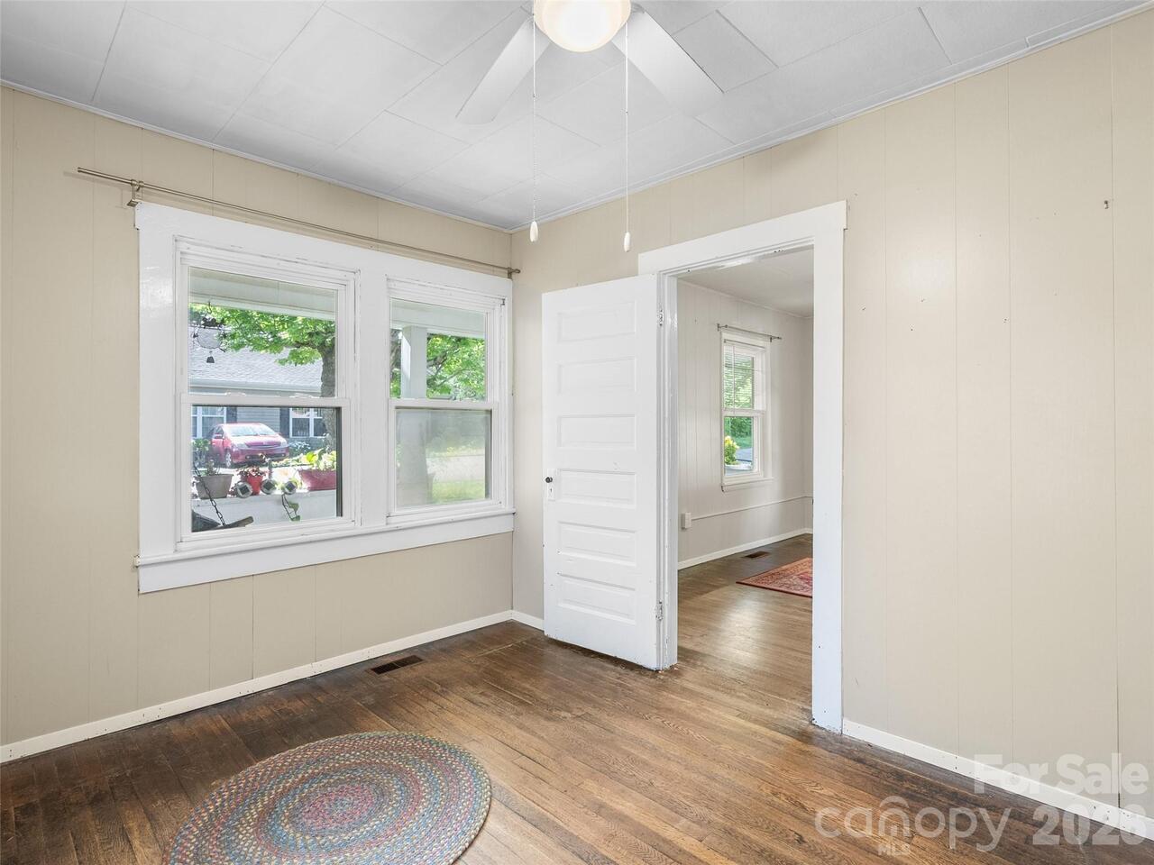 Listing Photo 8