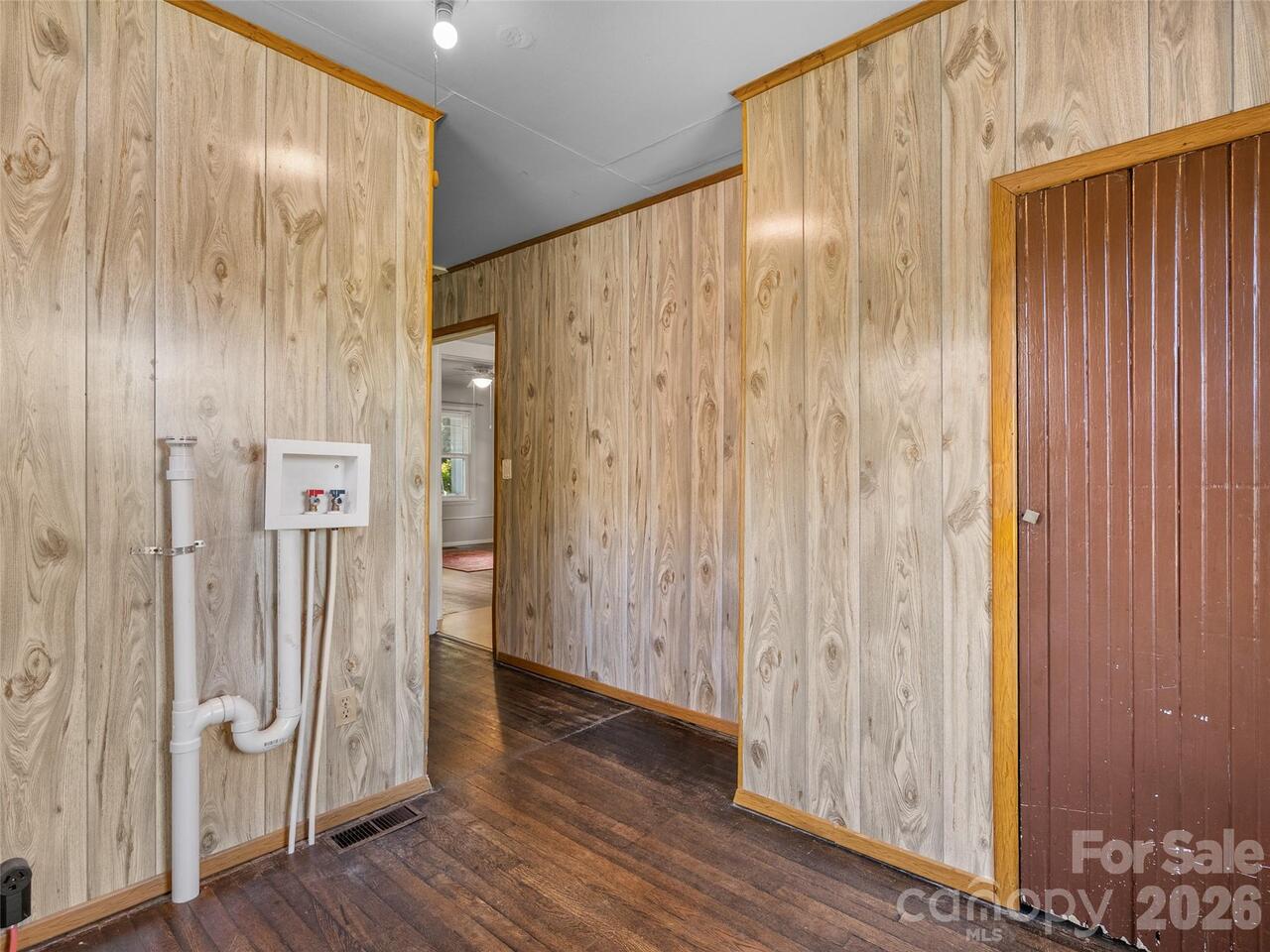 Listing Photo 12