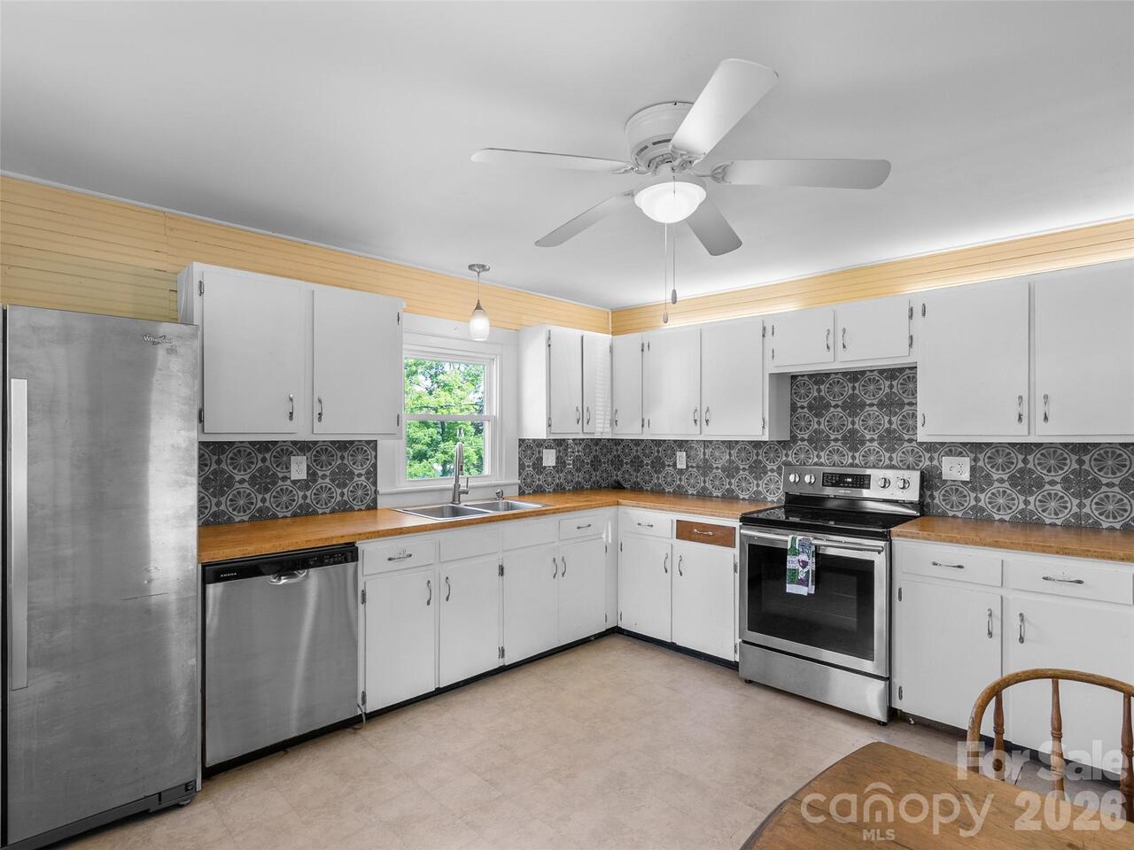 Listing Photo 16