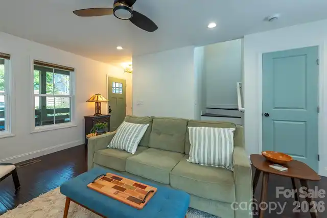 Listing Photo 8