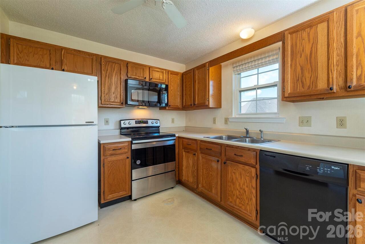Listing Photo 8