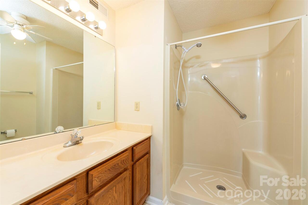 Listing Photo 14