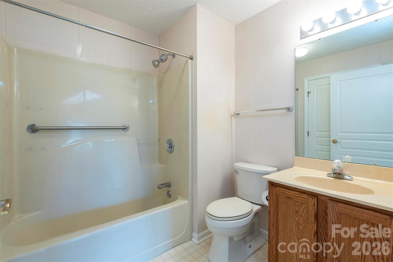 Listing Photo 17