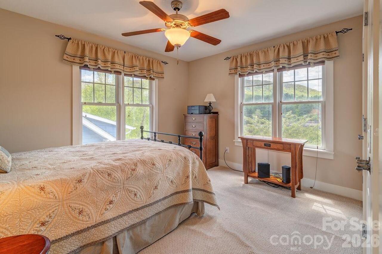 Listing Photo 18