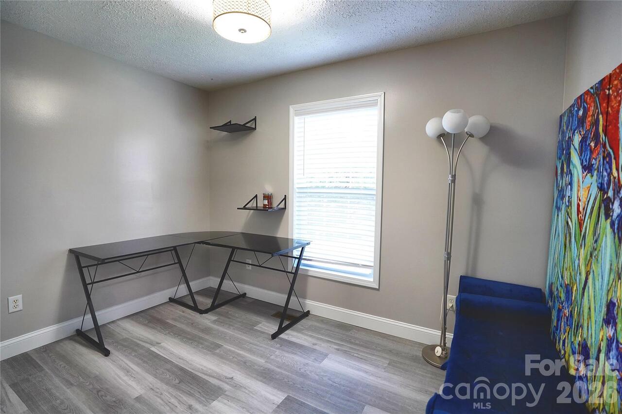 Listing Photo 17