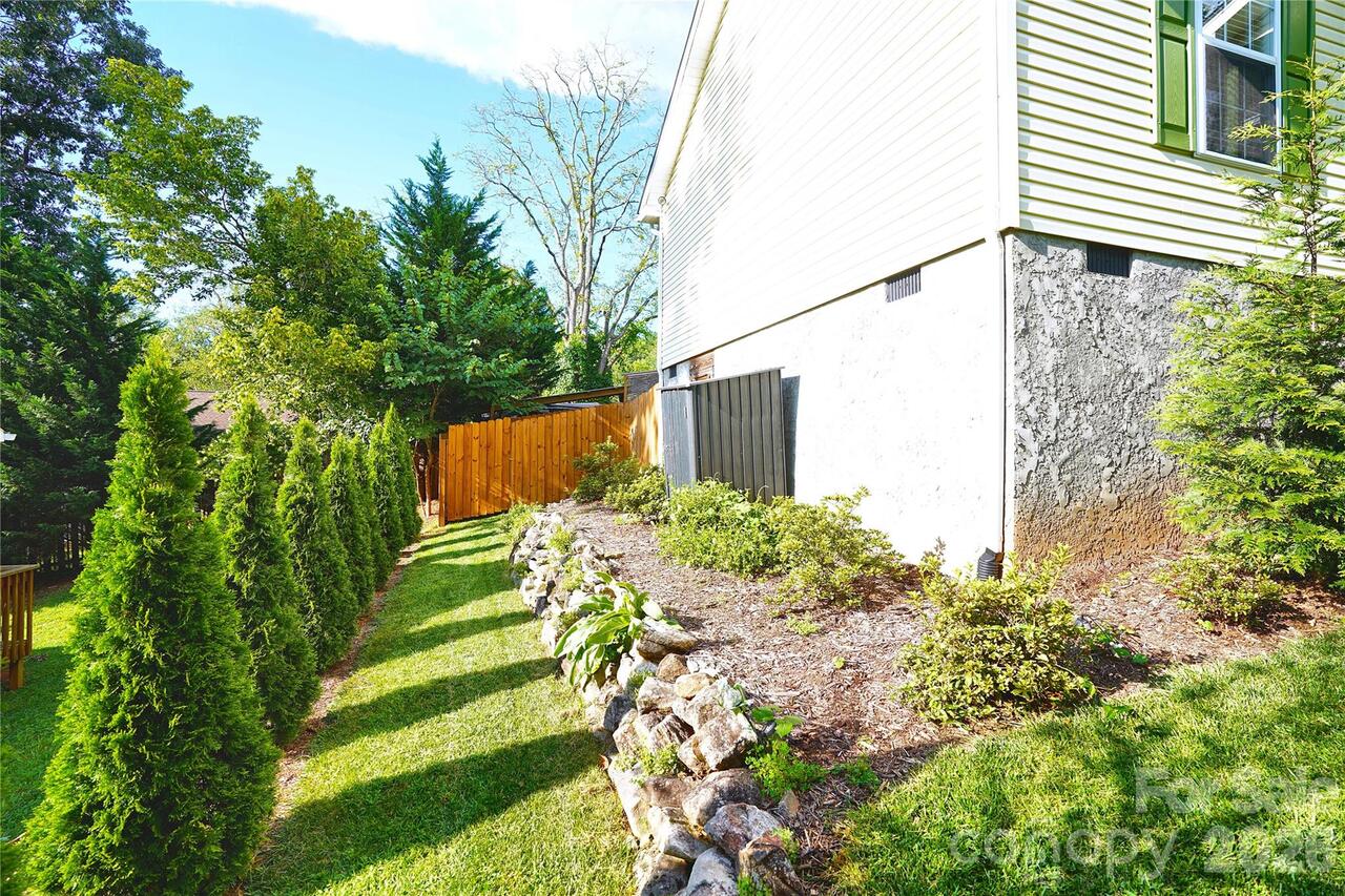 Listing Photo 19