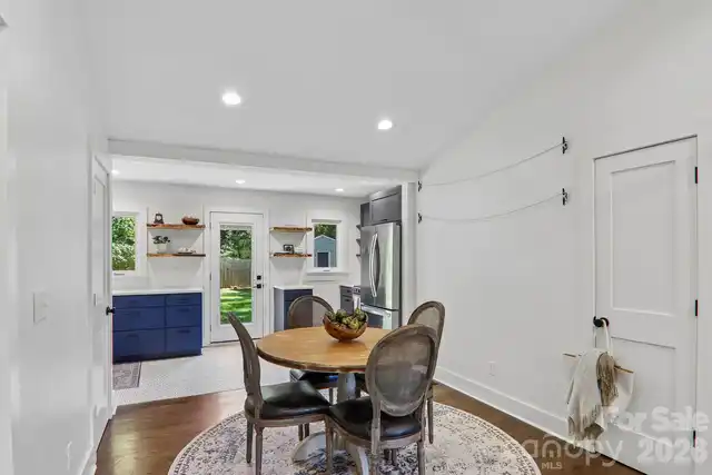 Listing Photo 12