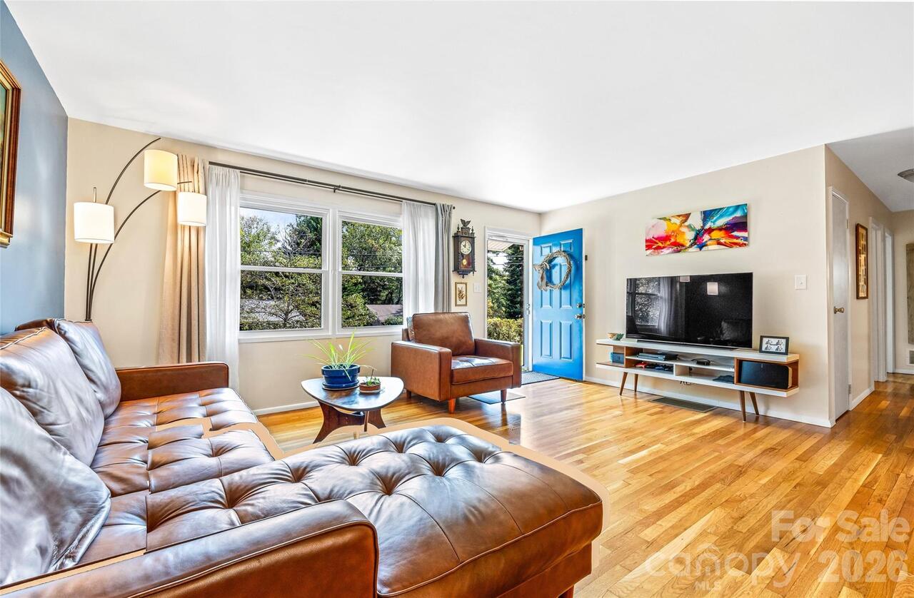 Listing Photo 9