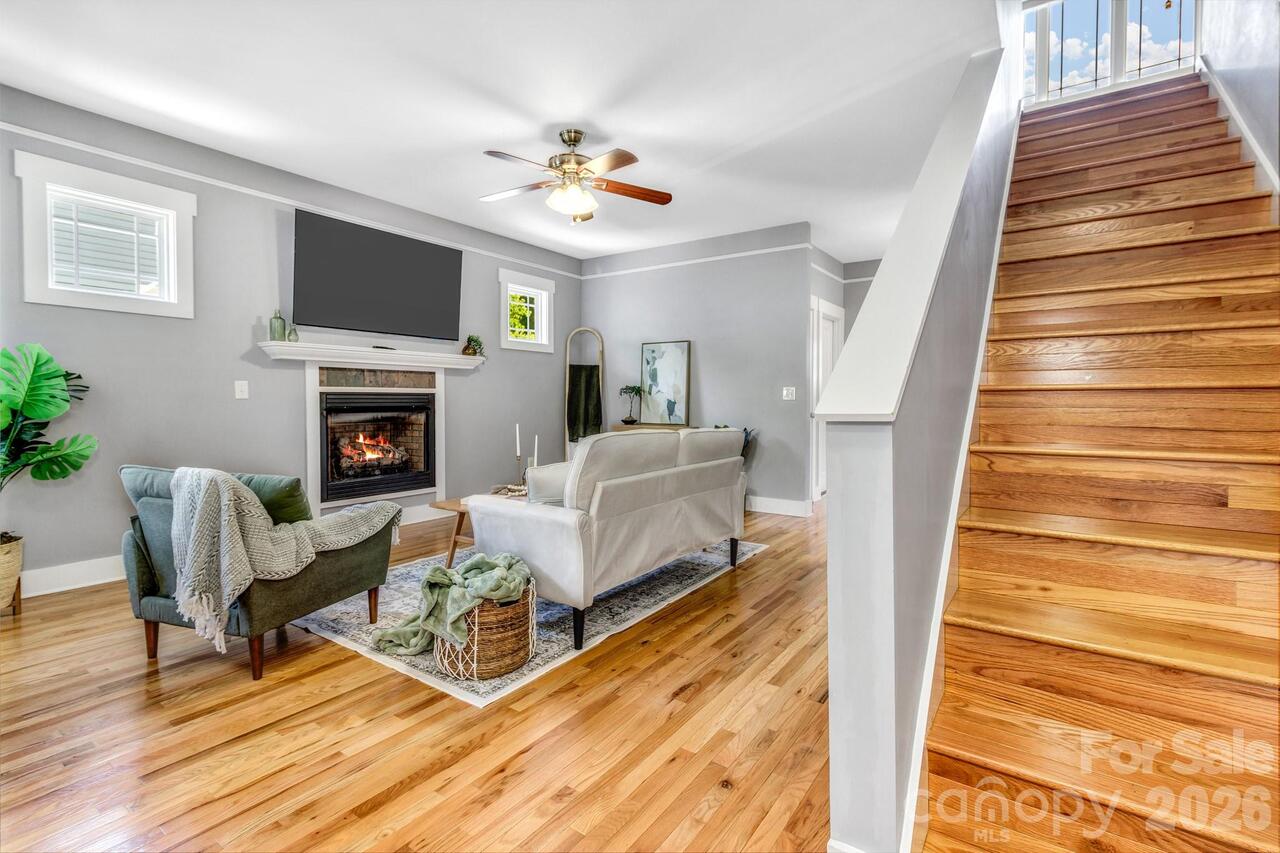 Listing Photo 9