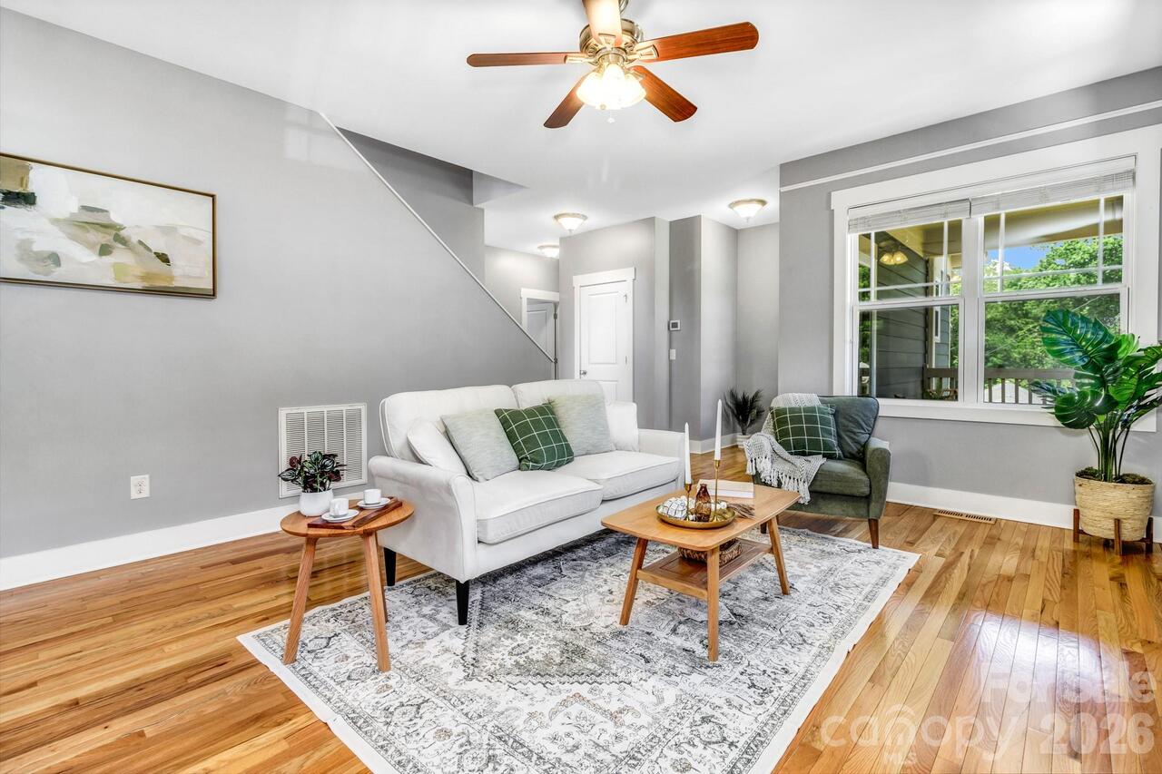 Listing Photo 10