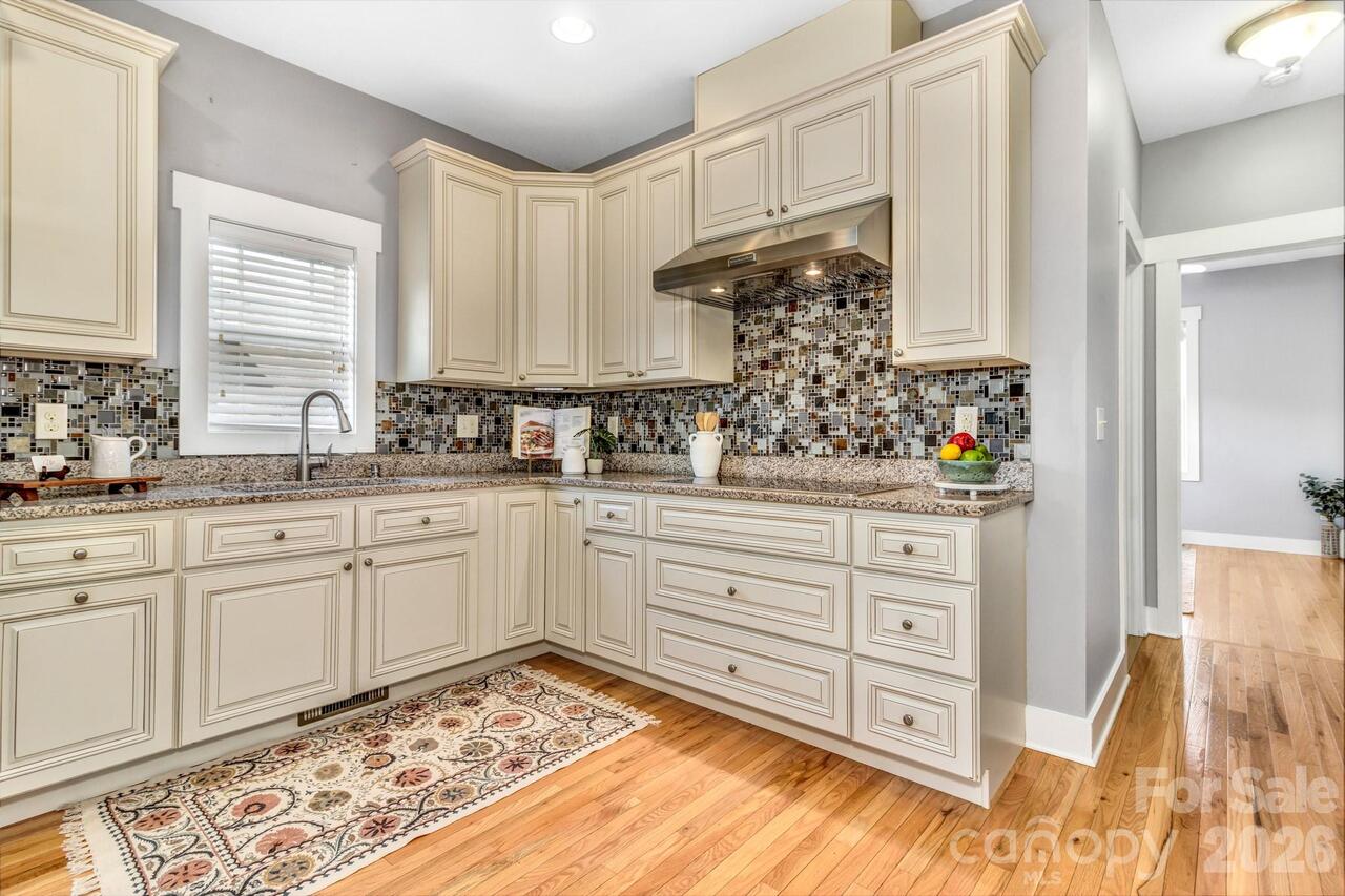 Listing Photo 16