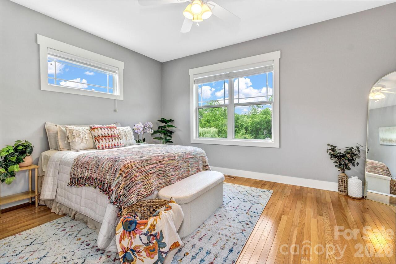 Listing Photo 18