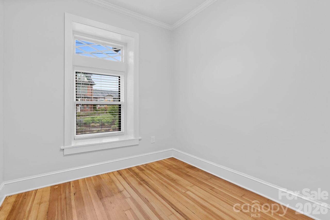 Listing Photo 28