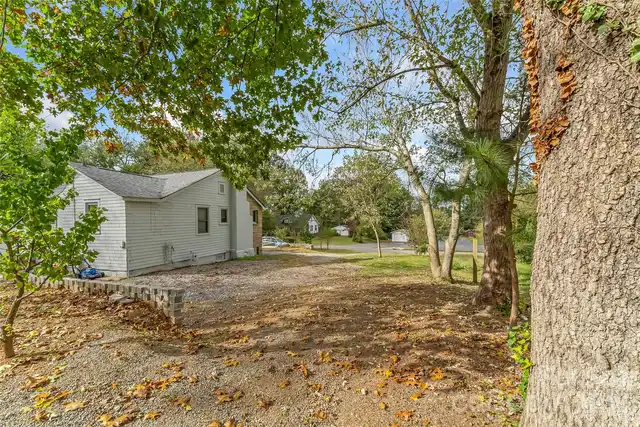 Listing Photo 7