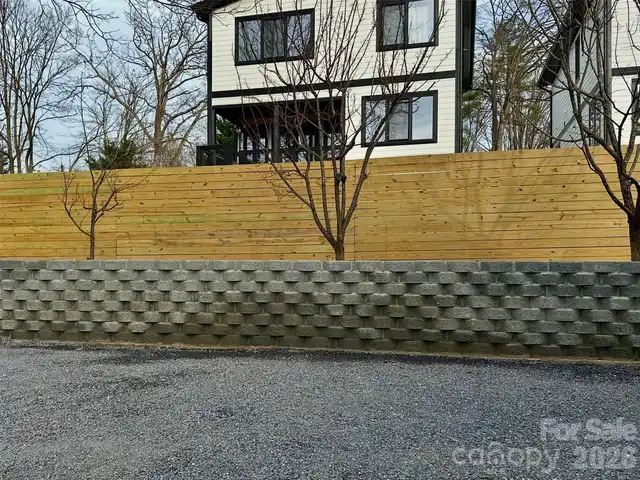 Listing Photo 25