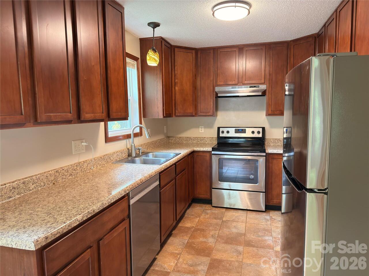 Listing Photo 9