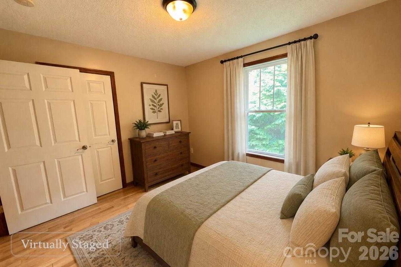 Listing Photo 12